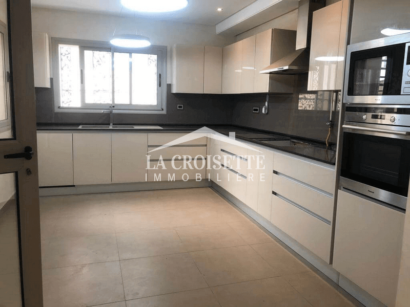 Duplex S+3 avec terrasse aux Jardins de Carthage
